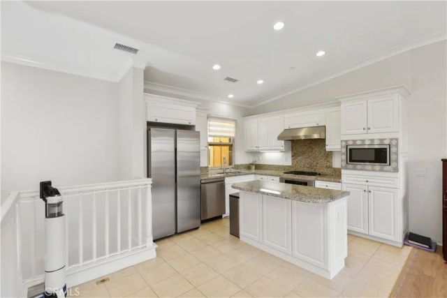 42 Talisman, Irvine, CA 92620