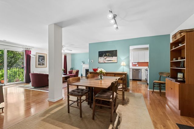 1501 Oak Avenue 102, Evanston, IL 60201
