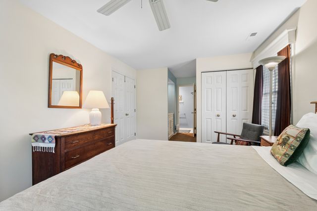 1501 Oak Avenue 102, Evanston, IL 60201