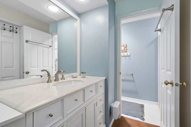 1501 Oak Avenue 102, Evanston, IL 60201