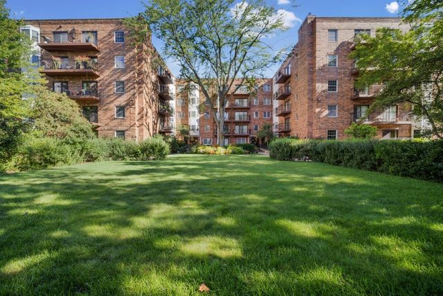 1501 Oak Avenue 102, Evanston, IL 60201