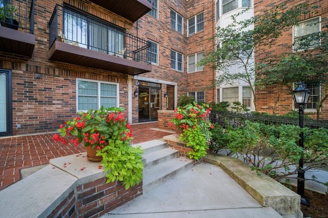 1501 Oak Avenue 102, Evanston, IL 60201