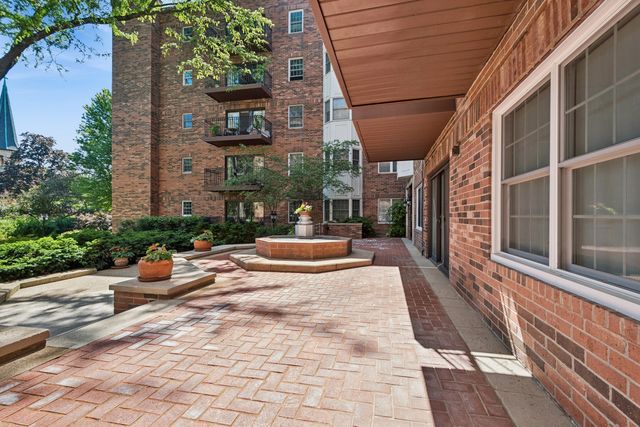 1501 Oak Avenue 102, Evanston, IL 60201