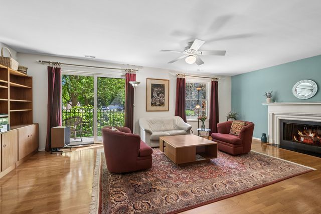 1501 Oak Avenue 102, Evanston, IL 60201