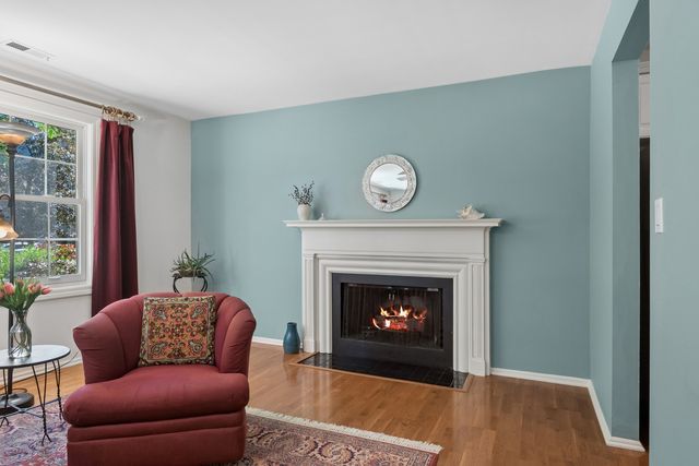 1501 Oak Avenue 102, Evanston, IL 60201