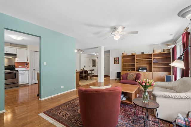 1501 Oak Avenue 102, Evanston, IL 60201