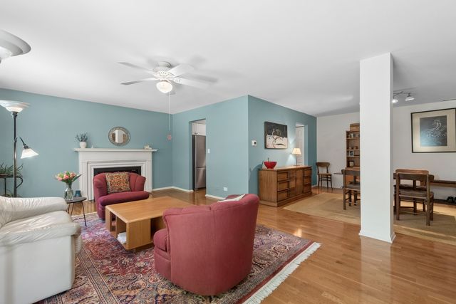 1501 Oak Avenue 102, Evanston, IL 60201