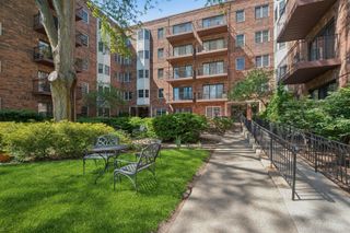 1501 Oak Avenue 102, Evanston, IL 60201
