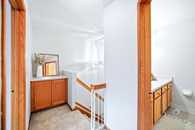 15615 24th Avenue N F, Plymouth, MN 55447