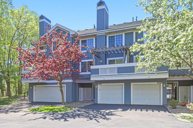 15615 24th Avenue N F, Plymouth, MN 55447