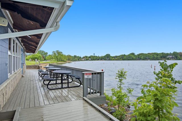 15615 24th Avenue N F, Plymouth, MN 55447