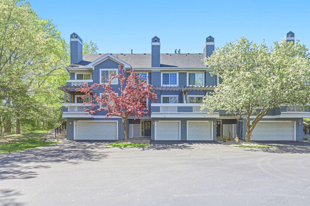15615 24th Avenue N F, Plymouth, MN 55447