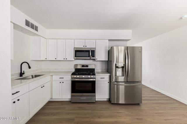 2107 W CHAMBERS Street, Phoenix, AZ 85041