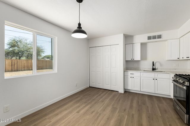 2107 W CHAMBERS Street, Phoenix, AZ 85041