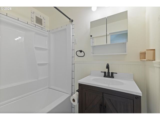 4805 Ne 110TH Ave, Portland, OR 97220