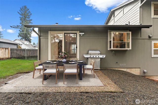 5114 W Tapps Drive E, Lake Tapps, WA 98391