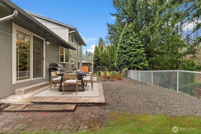 5114 W Tapps Drive E, Lake Tapps, WA 98391