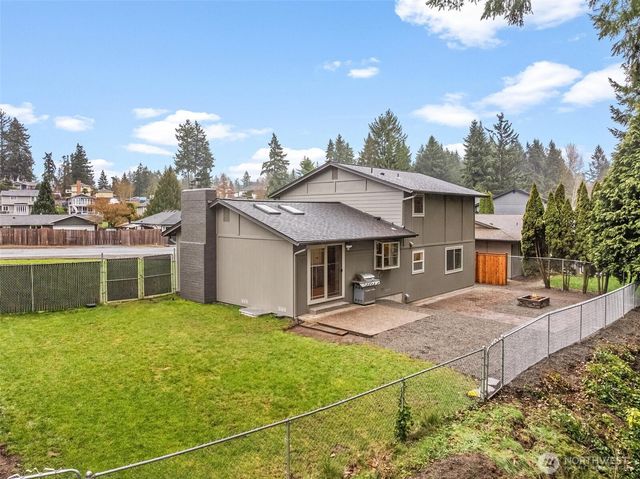 5114 W Tapps Drive E, Lake Tapps, WA 98391