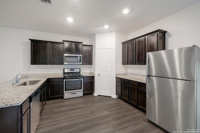 14926 HARBOR LNDG, Von Ormy, TX 78073