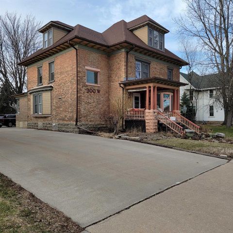 300 W PROSPECT AVENUE, Appleton, WI 54911