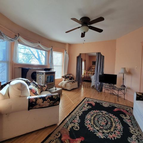 300 W PROSPECT AVENUE, Appleton, WI 54911
