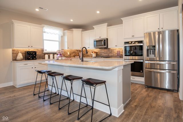 7053 Portico Lane, Mccordsville, IN 46055