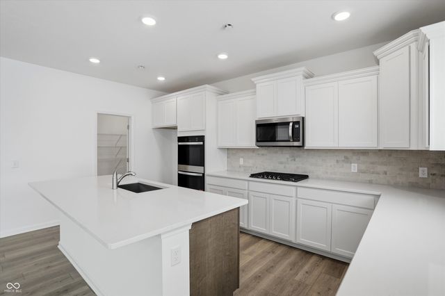 7053 Portico Lane, Mccordsville, IN 46055