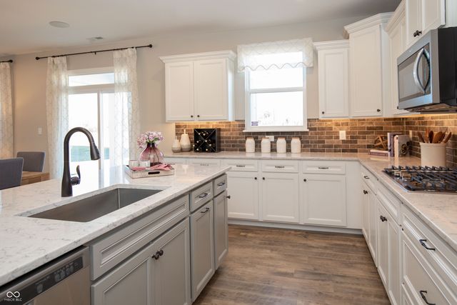 7053 Portico Lane, Mccordsville, IN 46055