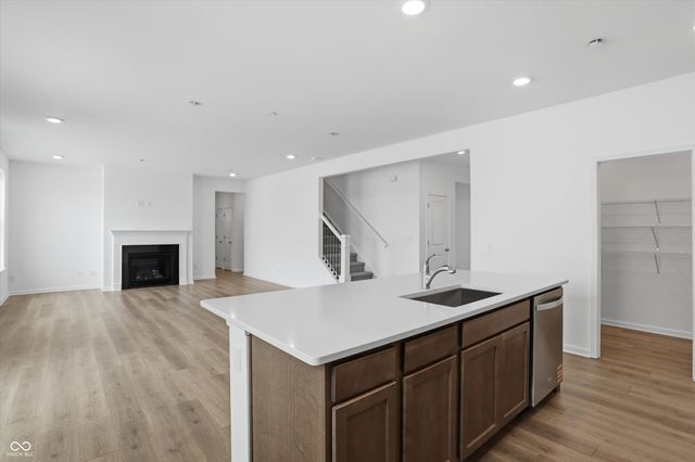 7053 Portico Lane, Mccordsville, IN 46055