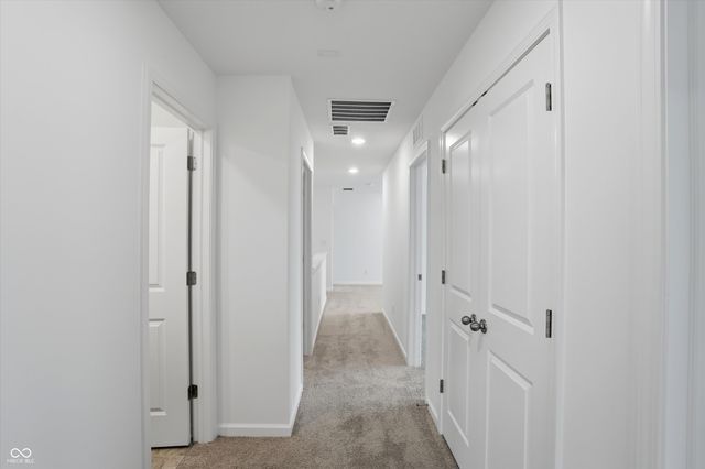 7053 Portico Lane, Mccordsville, IN 46055