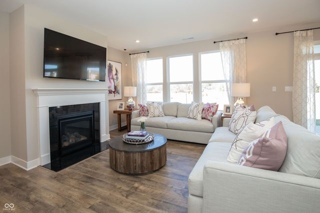 7053 Portico Lane, Mccordsville, IN 46055