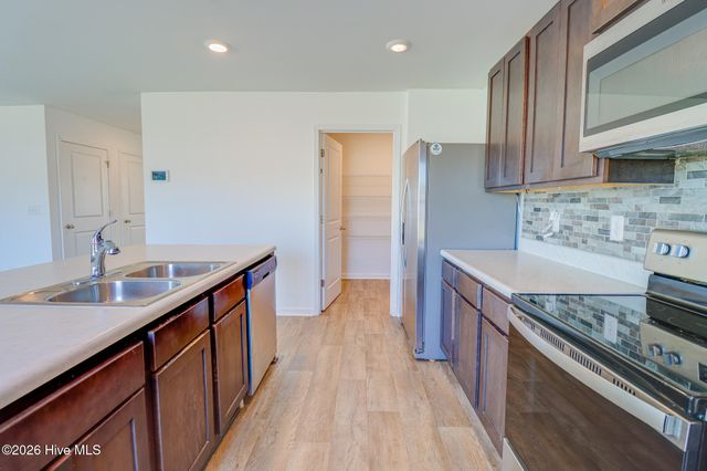 681 Loftus Way NE, Leland, NC 28451