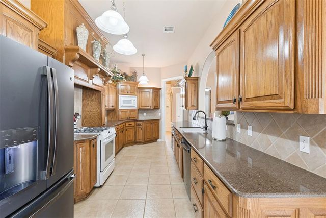 16600 Tonka Trail, Edmond, OK 73012