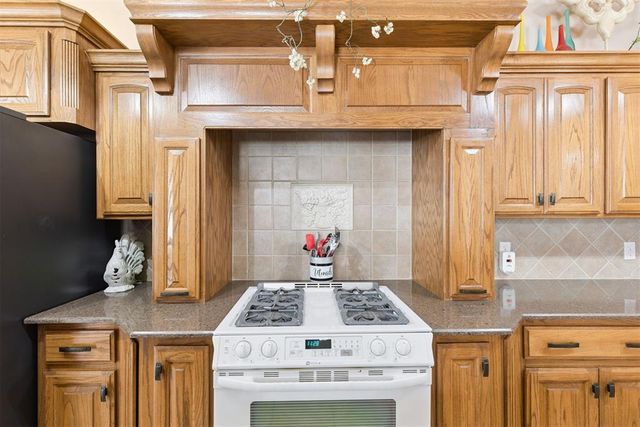 16600 Tonka Trail, Edmond, OK 73012