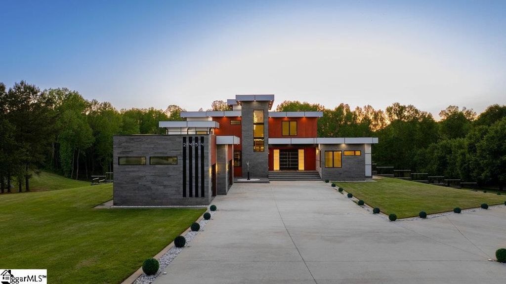 2454 Runion Road, Inman, SC 29349