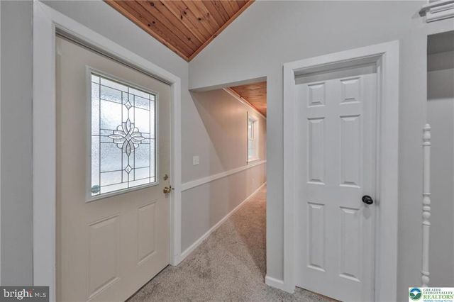 370 W WHITE BEAR DR, Summit Hill, PA 18250