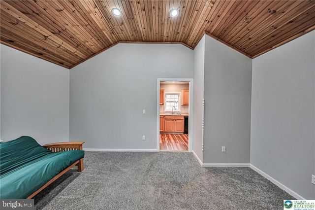 370 W WHITE BEAR DR, Summit Hill, PA 18250