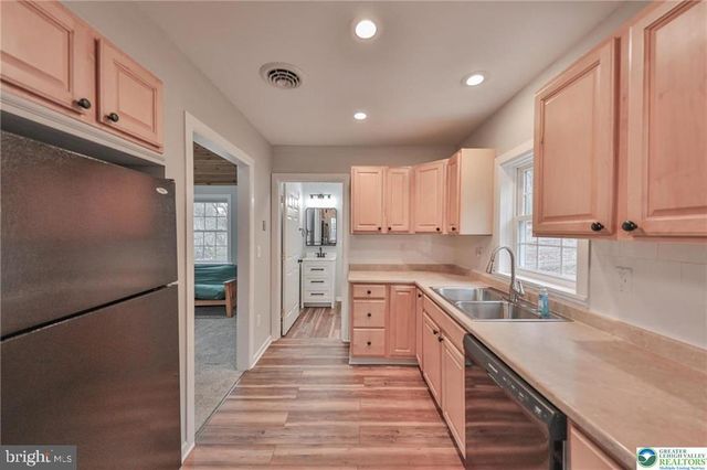 370 W WHITE BEAR DR, Summit Hill, PA 18250