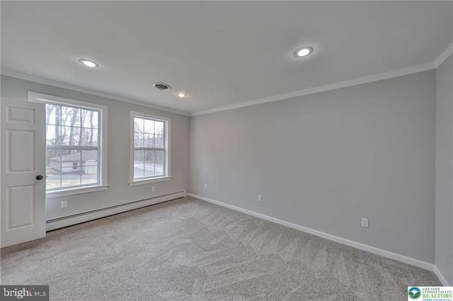 370 W WHITE BEAR DR, Summit Hill, PA 18250