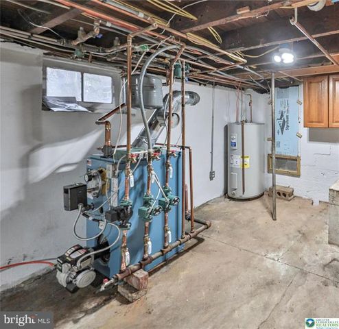 370 W WHITE BEAR DR, Summit Hill, PA 18250