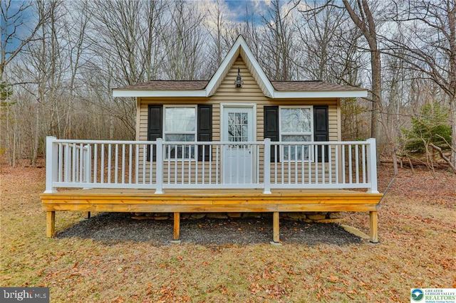 370 W WHITE BEAR DR, Summit Hill, PA 18250