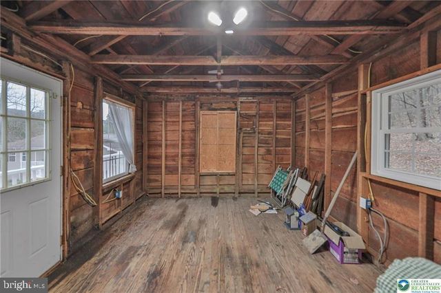 370 W WHITE BEAR DR, Summit Hill, PA 18250