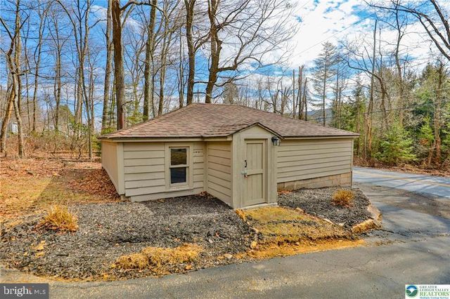 370 W WHITE BEAR DR, Summit Hill, PA 18250