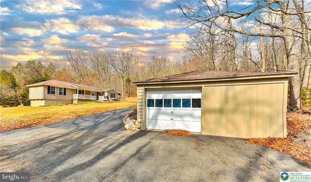 370 W WHITE BEAR DR, Summit Hill, PA 18250