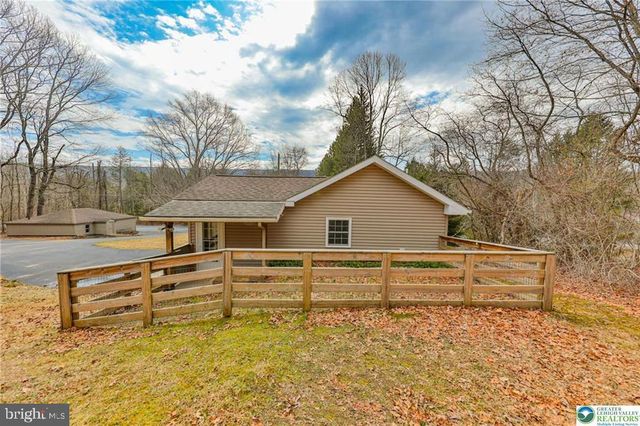 370 W WHITE BEAR DR, Summit Hill, PA 18250