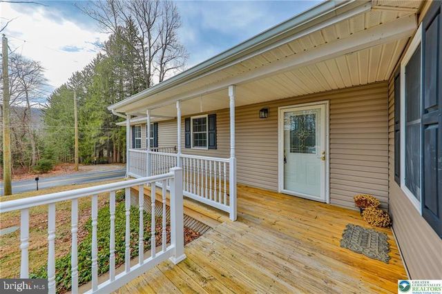 370 W WHITE BEAR DR, Summit Hill, PA 18250