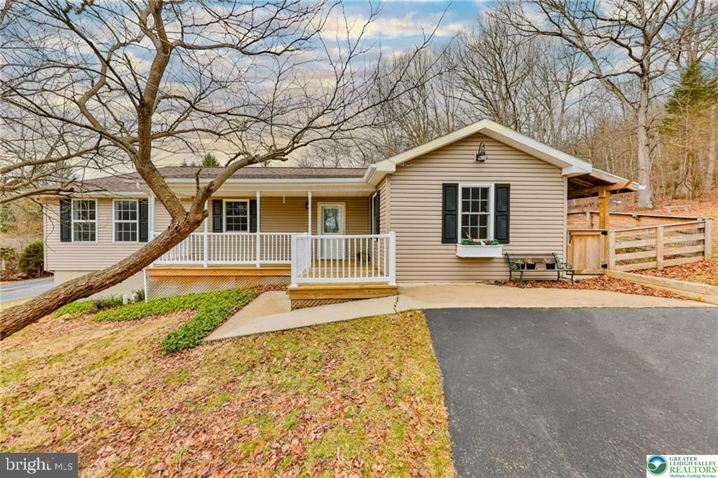 370 W WHITE BEAR DR, Summit Hill, PA 18250