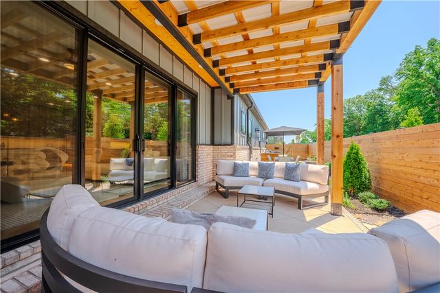 6811 Harmony, Bentonville, AR 72713