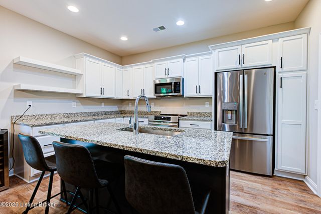 3420 Stara Ct, Louisville, KY 40299