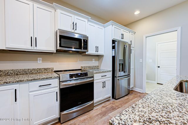 3420 Stara Ct, Louisville, KY 40299